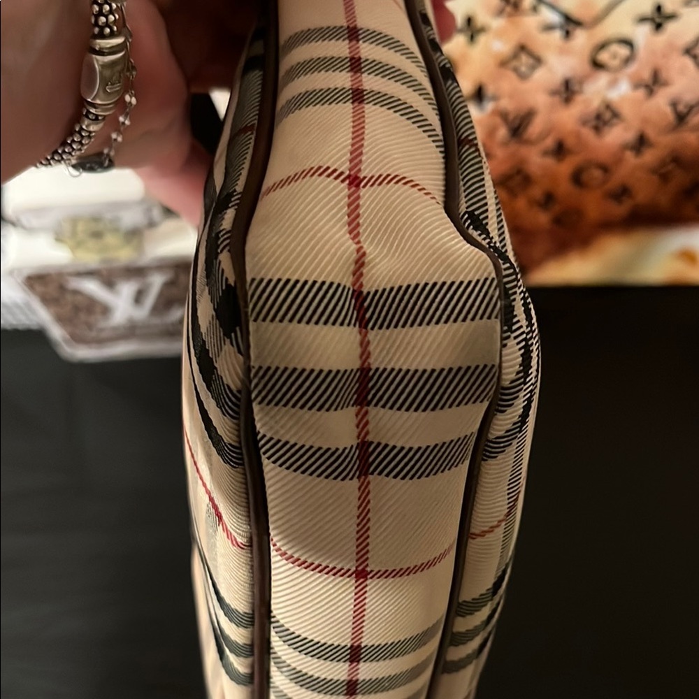 Burberry Nova Check Shoulder Bag EUC - Picture 4 of 7